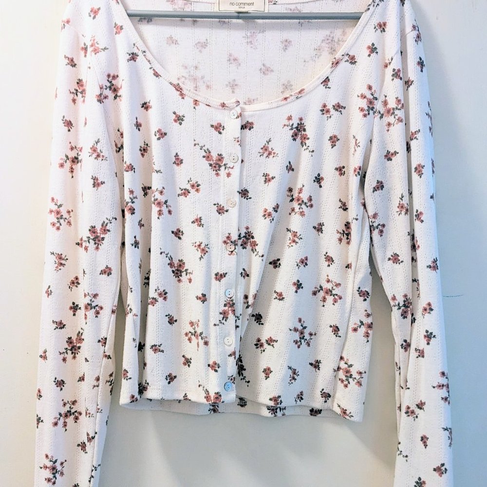 No Comment NY LA Long sleeve, scoop neck feminine shirt size large.